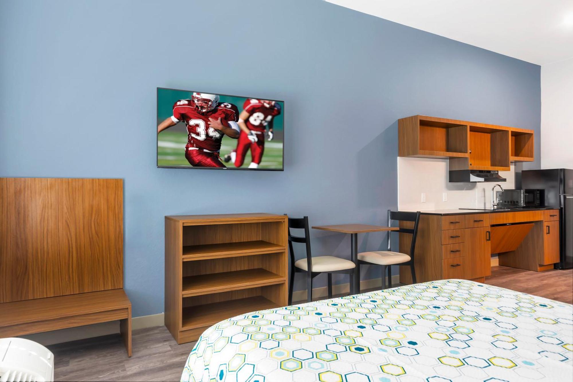Hometowne Studios By Red Roof Tampa - Airport West Chase Εξωτερικό φωτογραφία