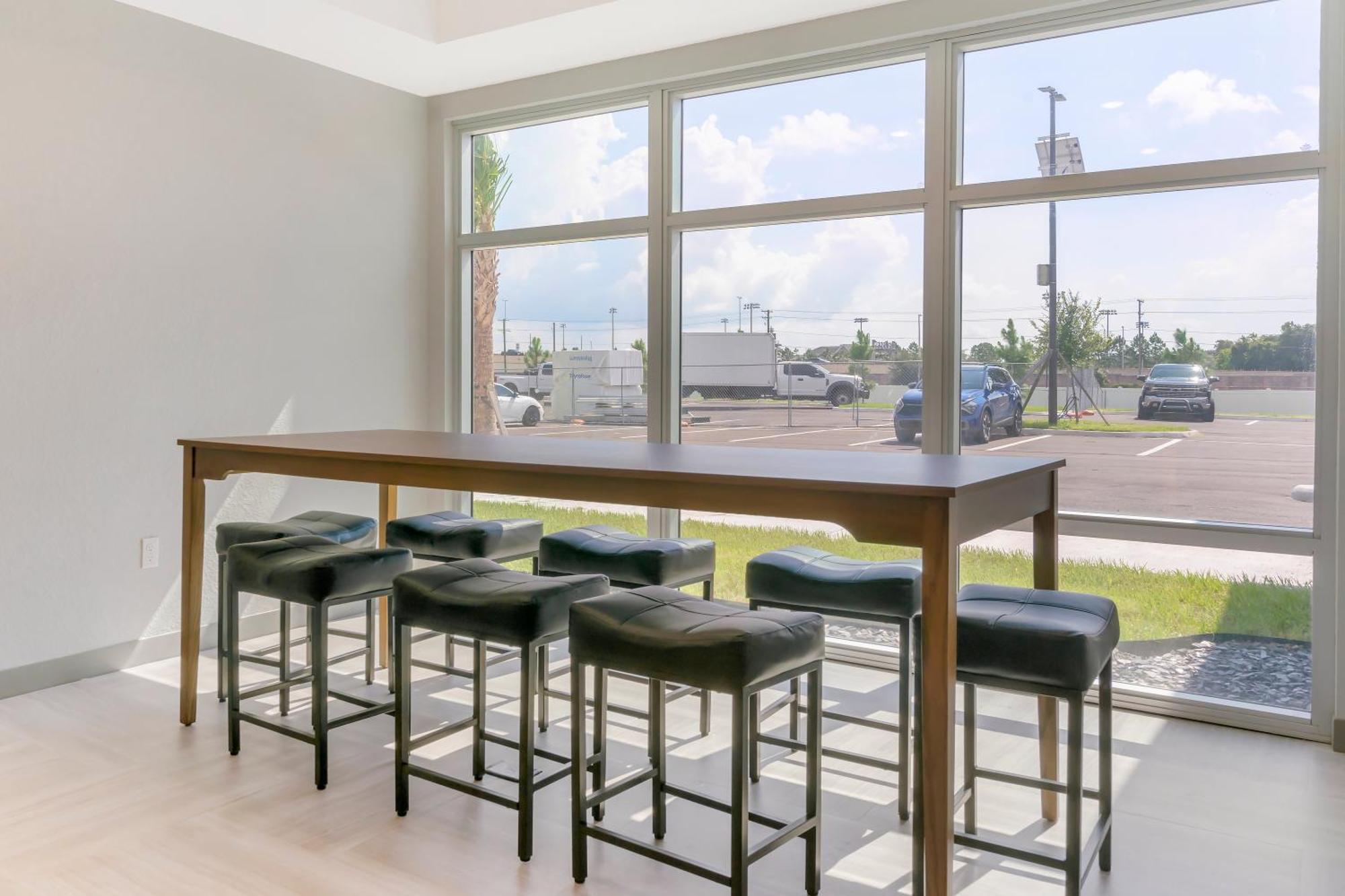 Hometowne Studios By Red Roof Tampa - Airport West Chase Εξωτερικό φωτογραφία