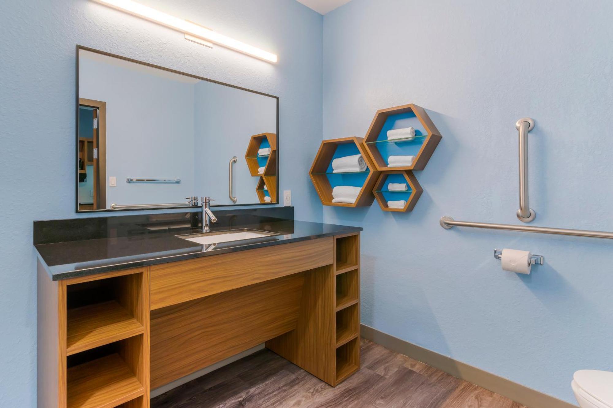 Hometowne Studios By Red Roof Tampa - Airport West Chase Εξωτερικό φωτογραφία