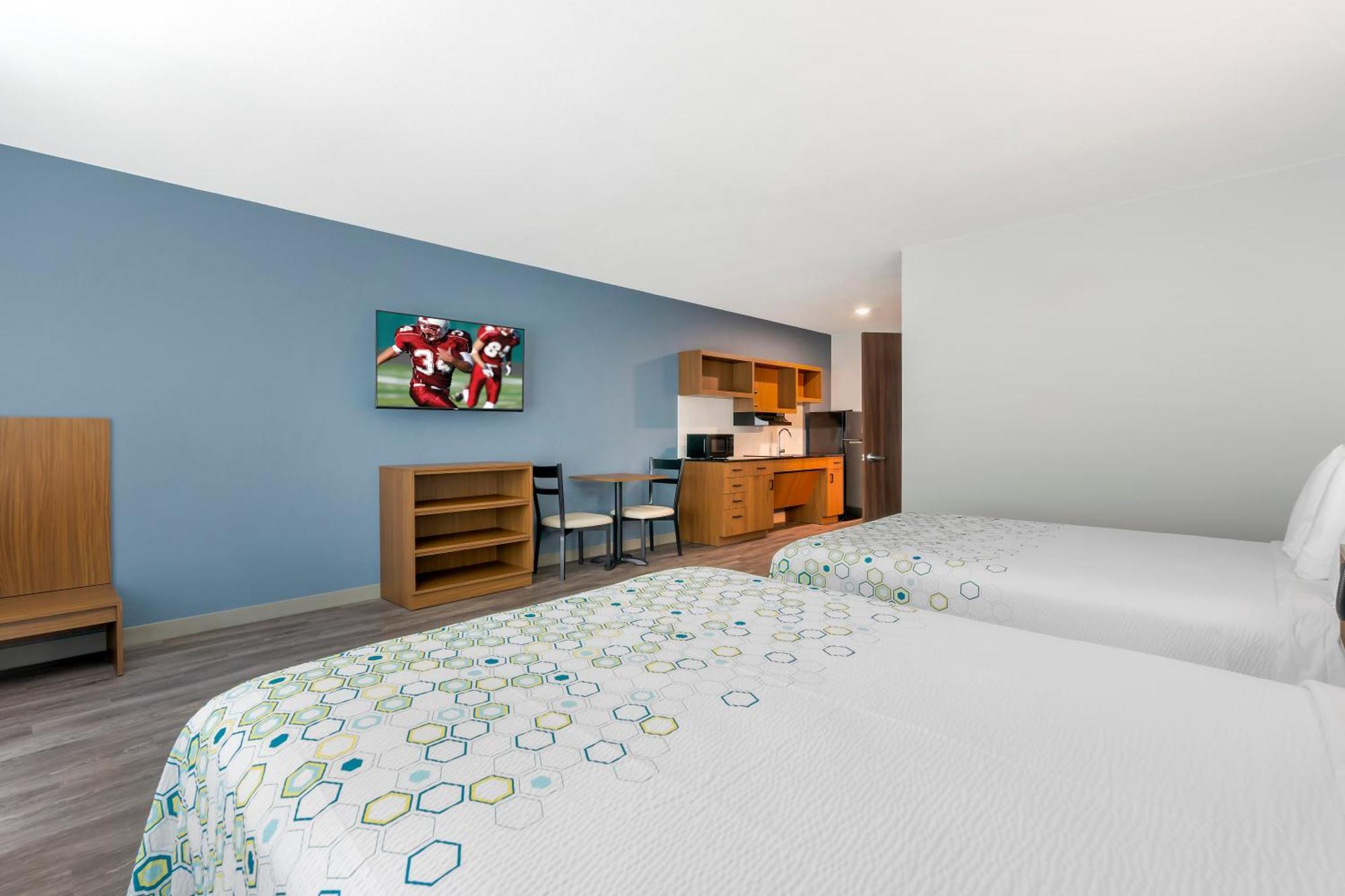 Hometowne Studios By Red Roof Tampa - Airport West Chase Εξωτερικό φωτογραφία
