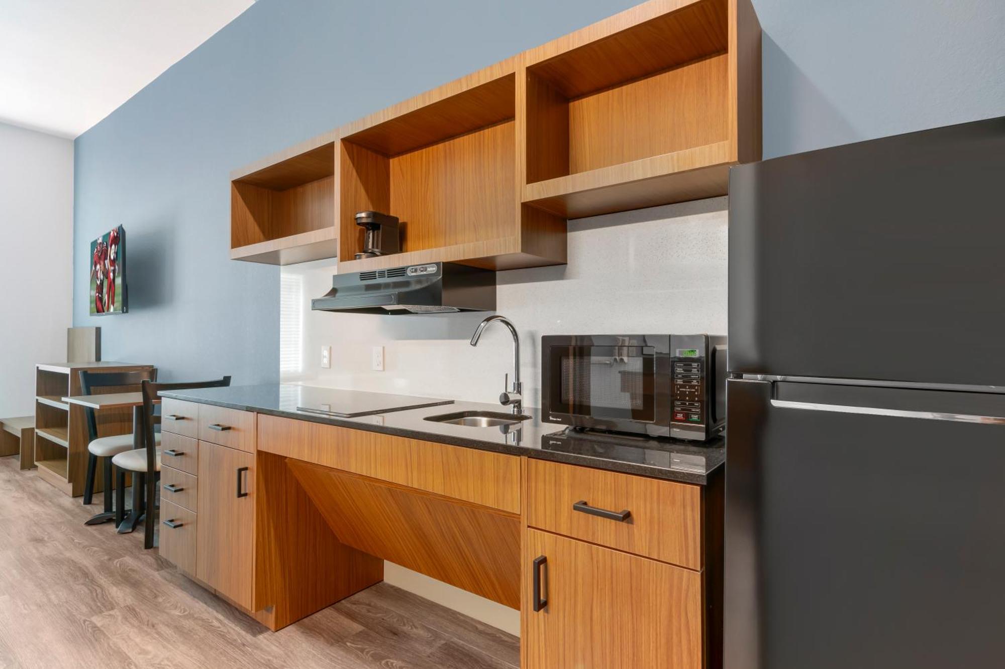 Hometowne Studios By Red Roof Tampa - Airport West Chase Εξωτερικό φωτογραφία